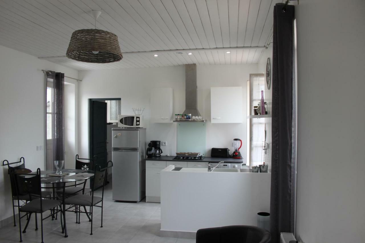 Charmante maison charentaise BONHEUR * 4 pers Chambon  Eksteriør billede